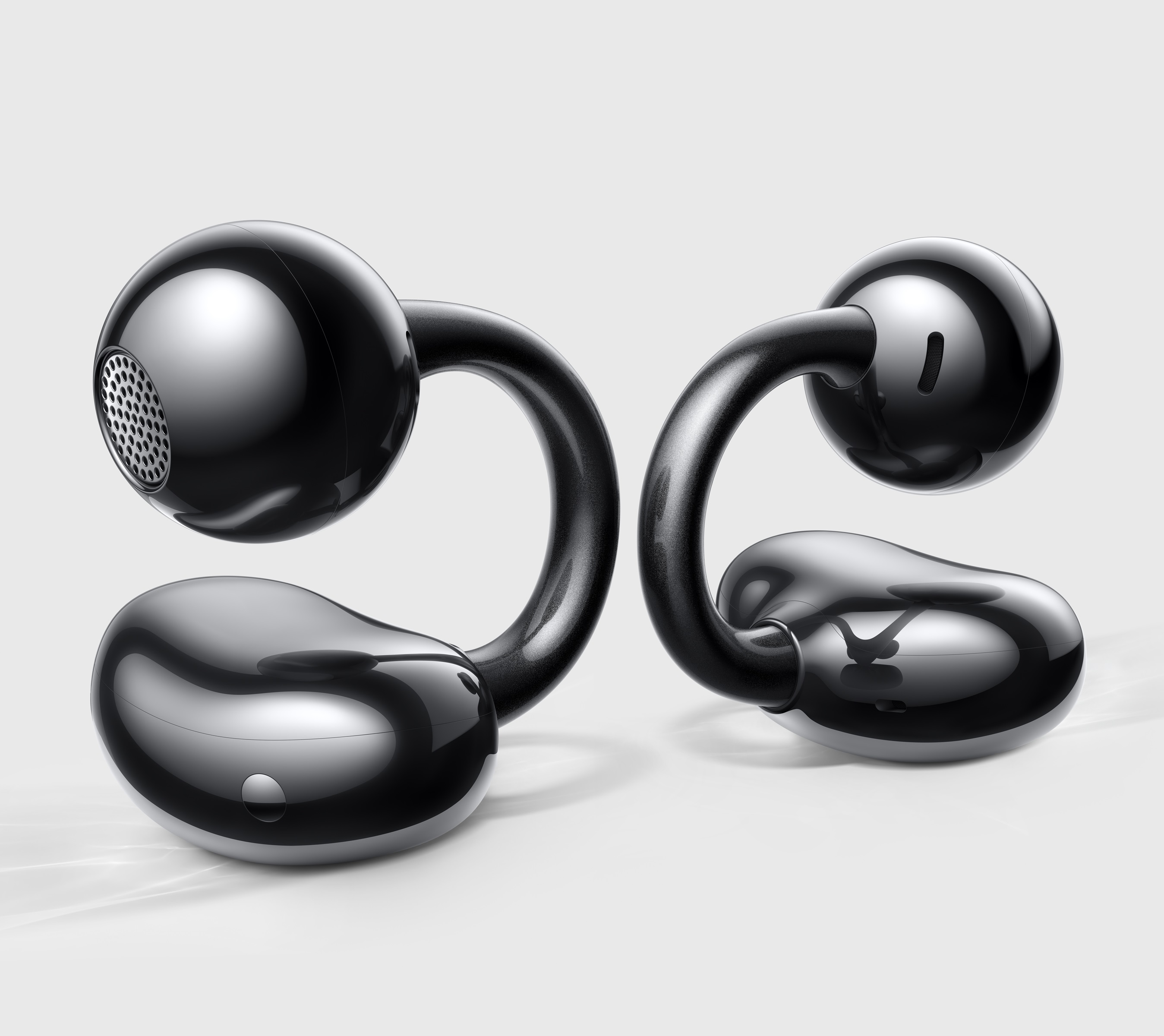 How the C bridge Design Makes HUAWEI FreeClip the Stylish and